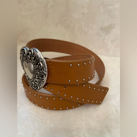 Vintage Guess Belt Brown Leather Silver
Heart Buckle Studs Studded LARGE - Picture 3 of 13